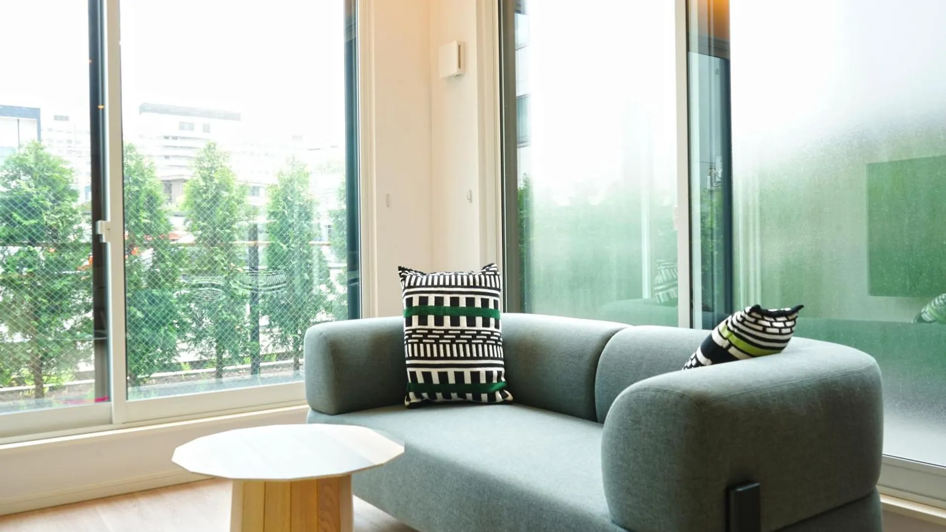 上質な時間を過ごせるtheeight日本の一流家具で最高のおもてなし Apartment Sapporo 0*,